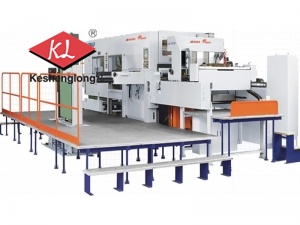 Serie AP-1700 Serie automatiche di fusteggiatura e piegatura (con sistema PCC)