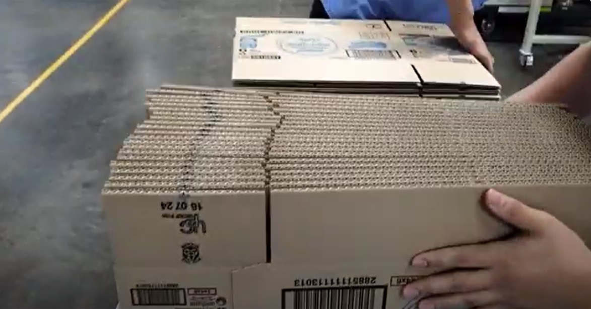 Piegatrice-incollatrice flexo SHINKO-1227 in Thailandia